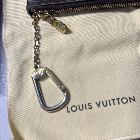 Louis Vuitton Key Pouch monogram - Picture 5 of 10
